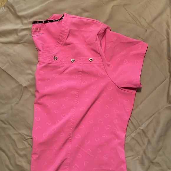 Pink Heart Pattern Scrub Top - Picture 5 of 5
